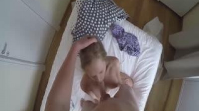 레드걸[서양야동] As soon as my girlfriend wakes up~ I get fucked