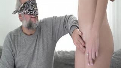 레드걸[서양야동] 할아버지의 정자를 빨아들인 화냥년